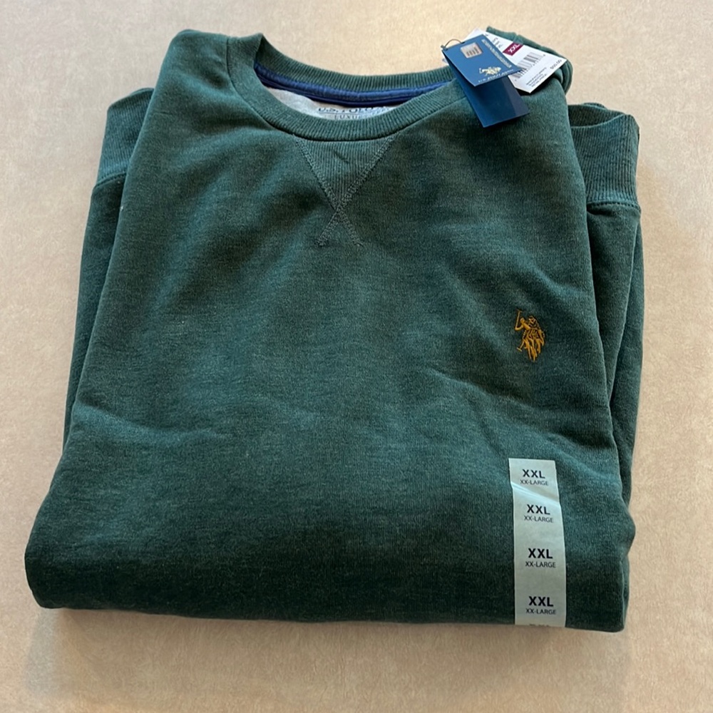 NWT men’s crew sweatshirt. US Polo Assn. XXL. smoke free home.